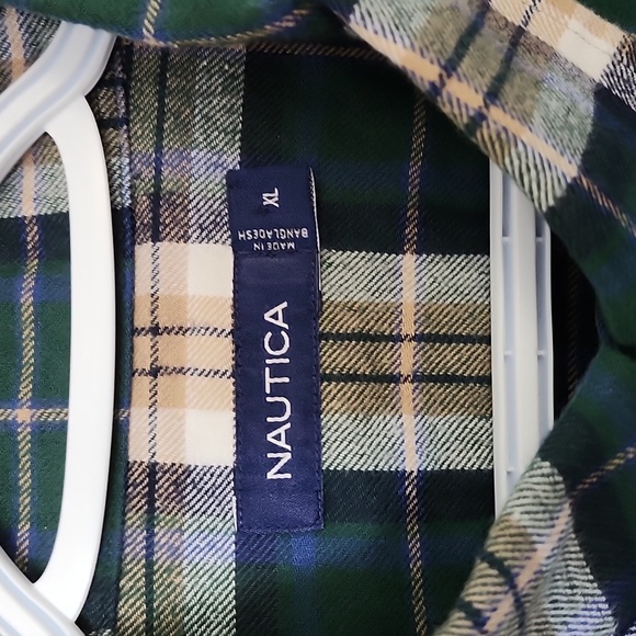 Nautica NWT Size XL Plaid Flannel Button Down Shirt - Picture 2 of 5